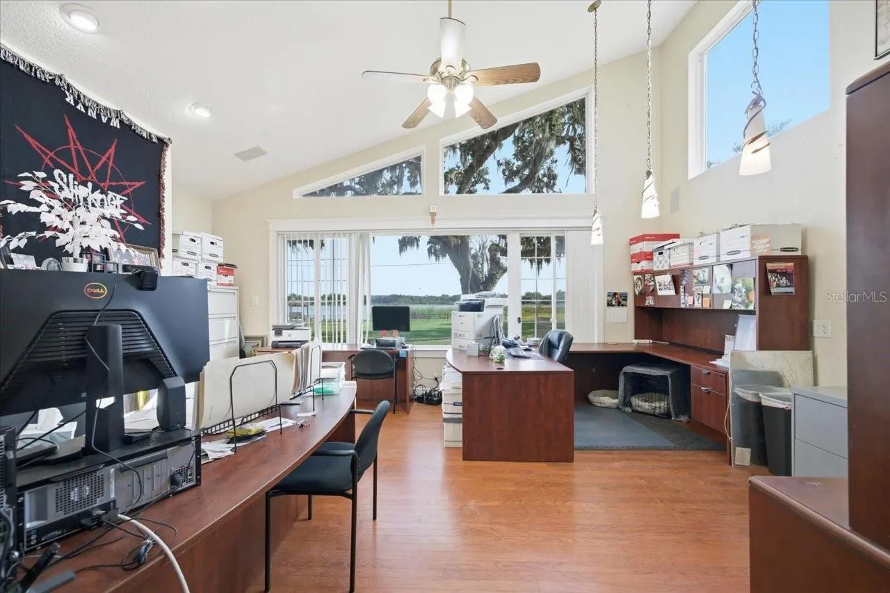 505 LAKESIDE DR
