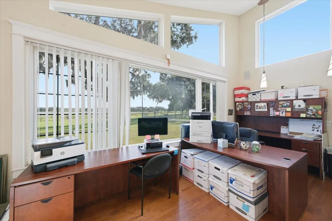 505 LAKESIDE DR