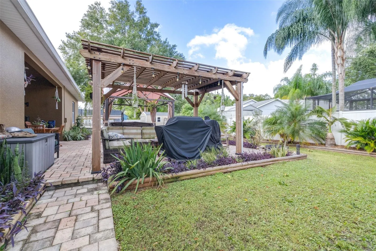 3949 LAKE JOYCE DR