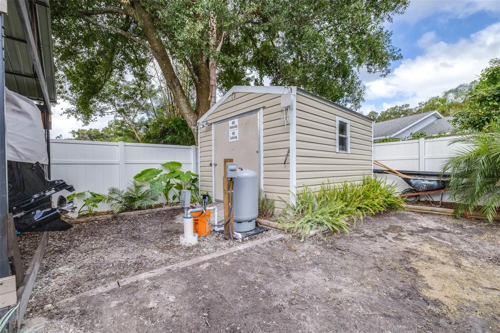 3949 LAKE JOYCE DR