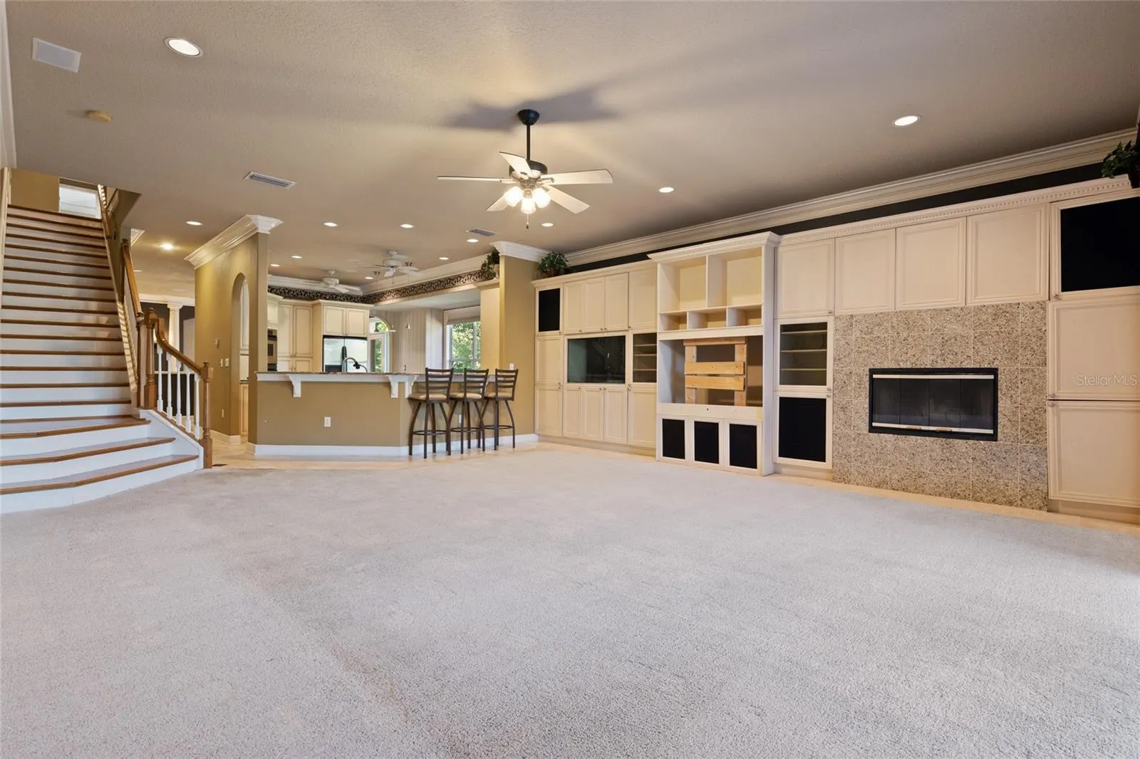 2495 JOHNNA CT