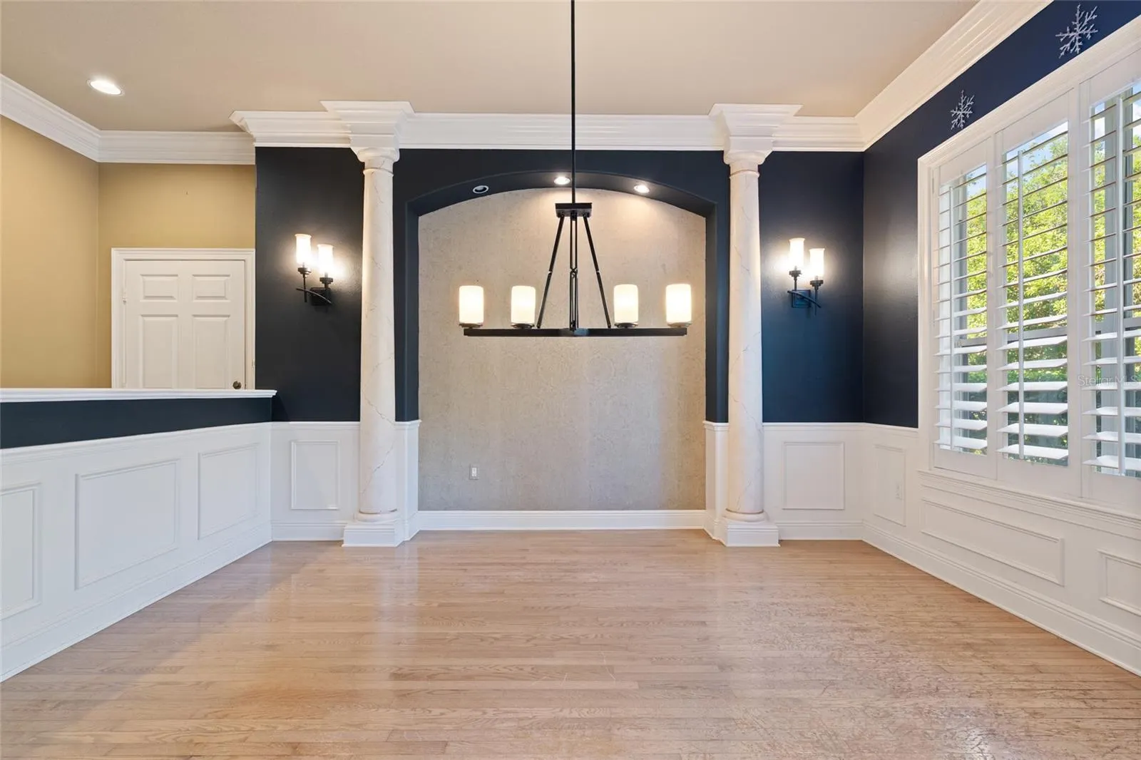 2495 JOHNNA CT