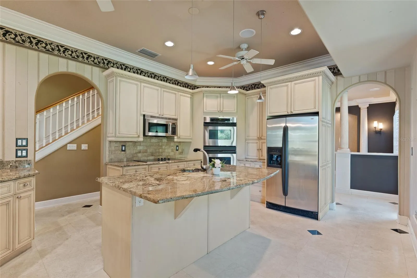 2495 JOHNNA CT