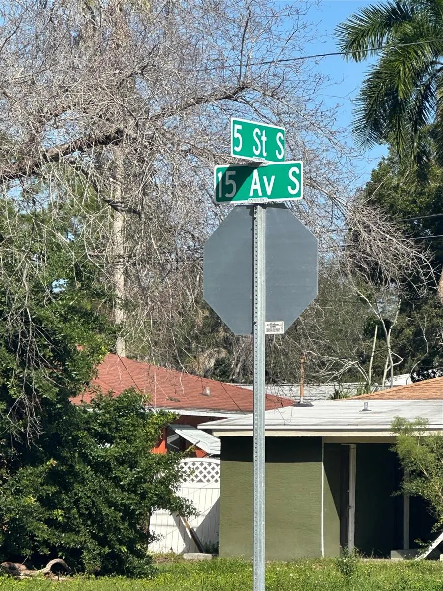 15TH AVE S