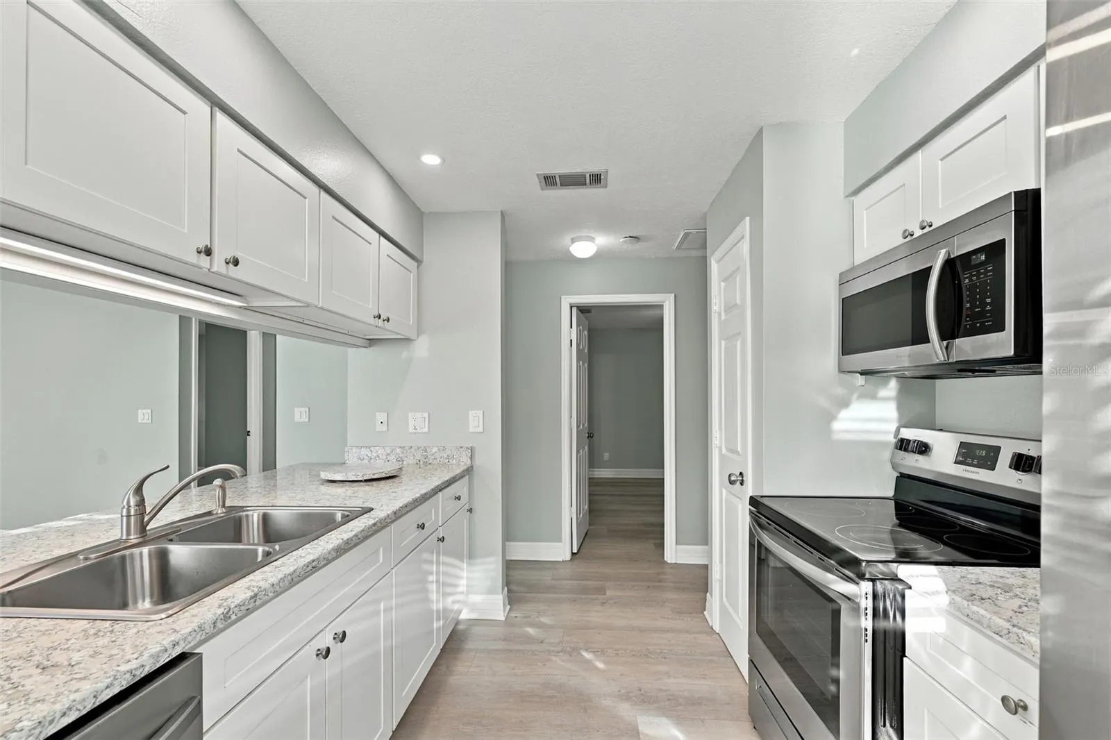 351 23RD AVE SW