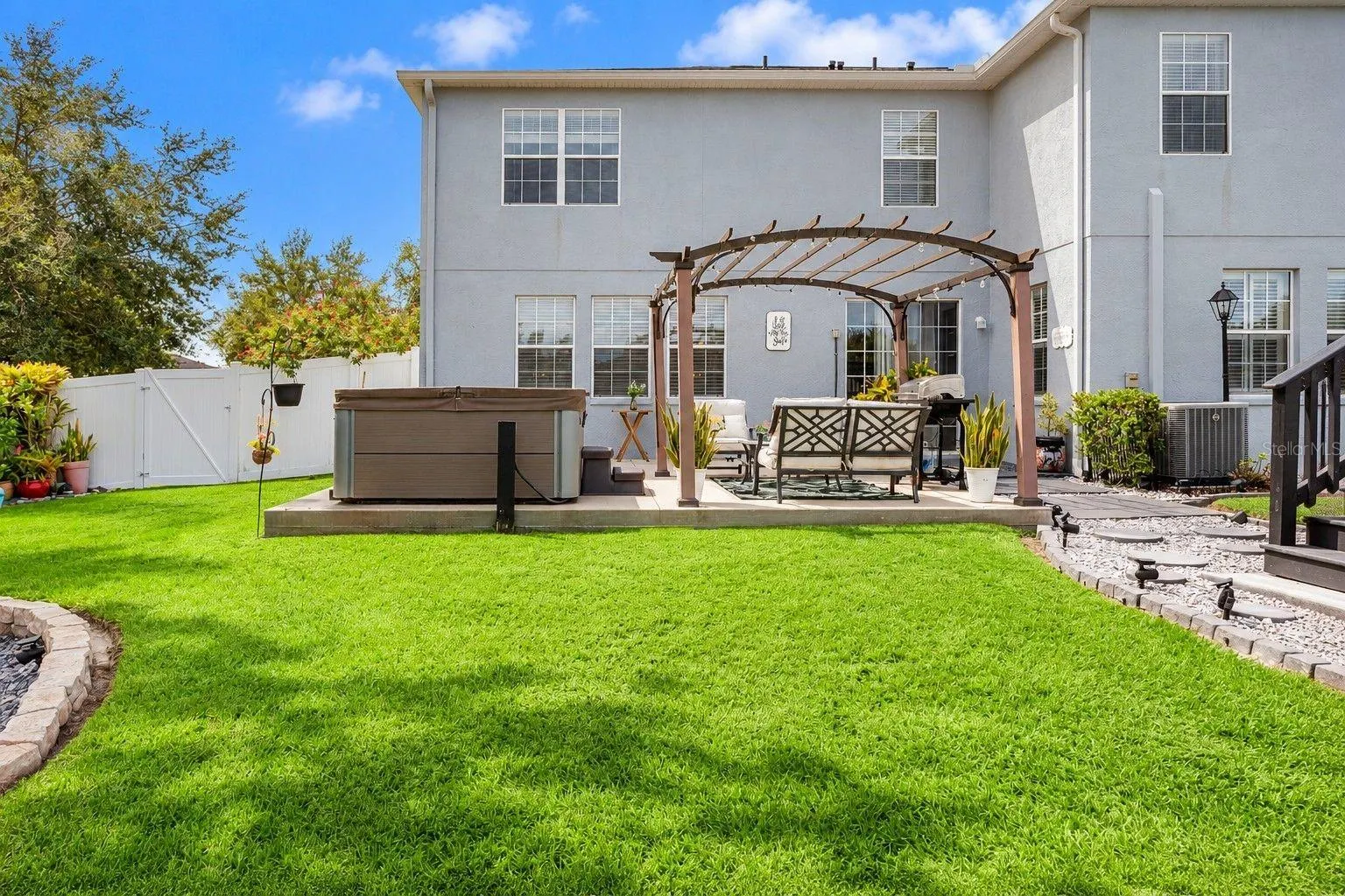 11138 HARTFORD FERN DR
