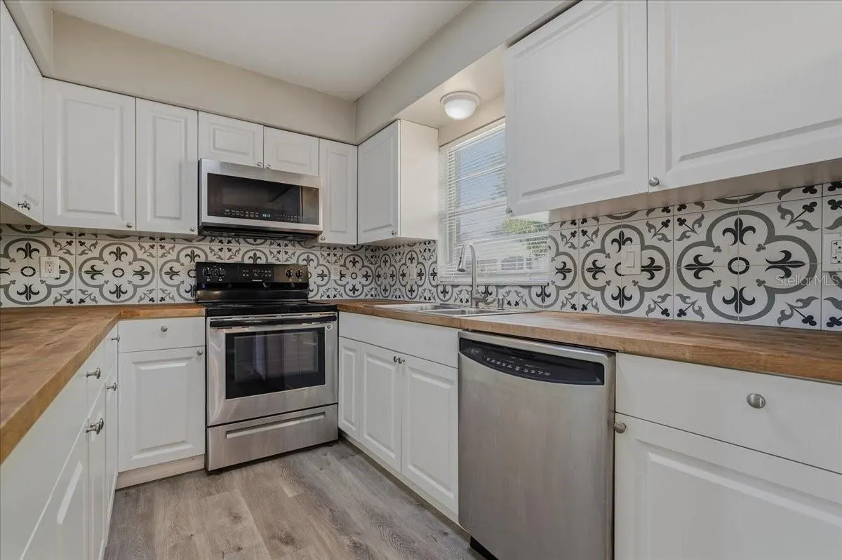 1510 CROMWELL DR