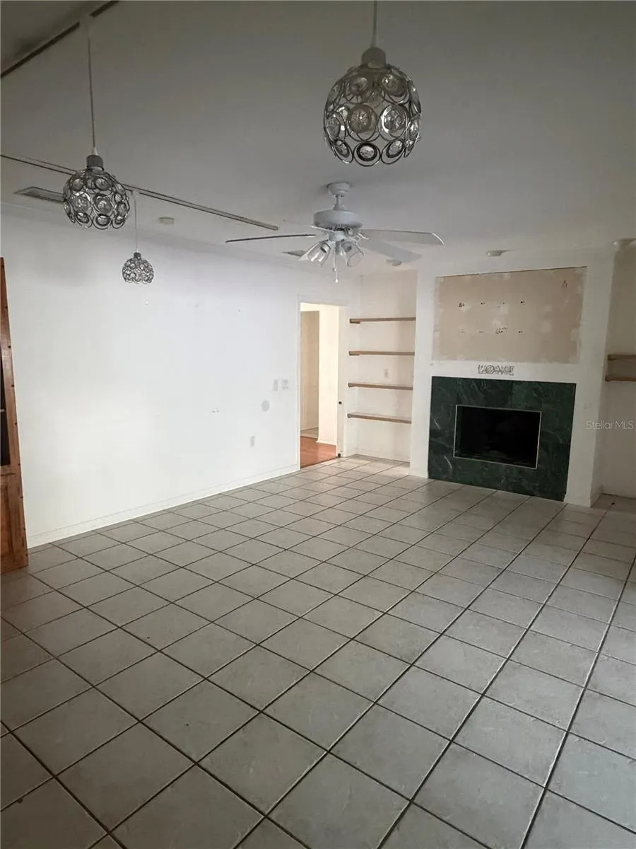 816 CHILDERS LOOP