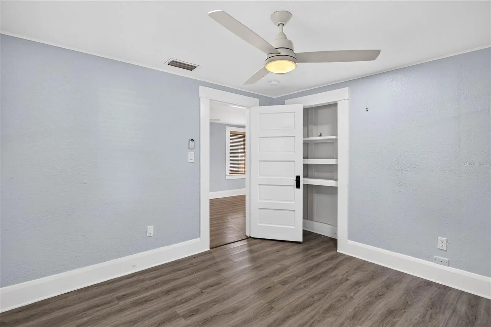 224 W JEAN ST