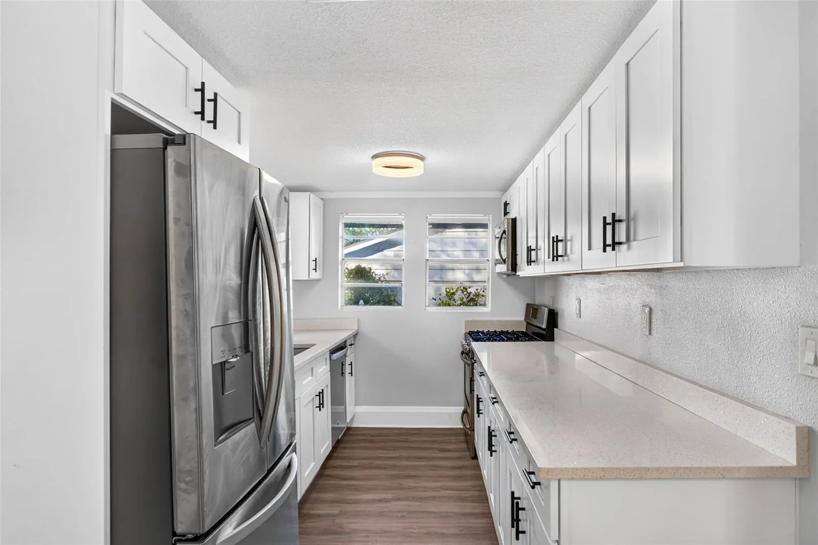 224 W JEAN ST