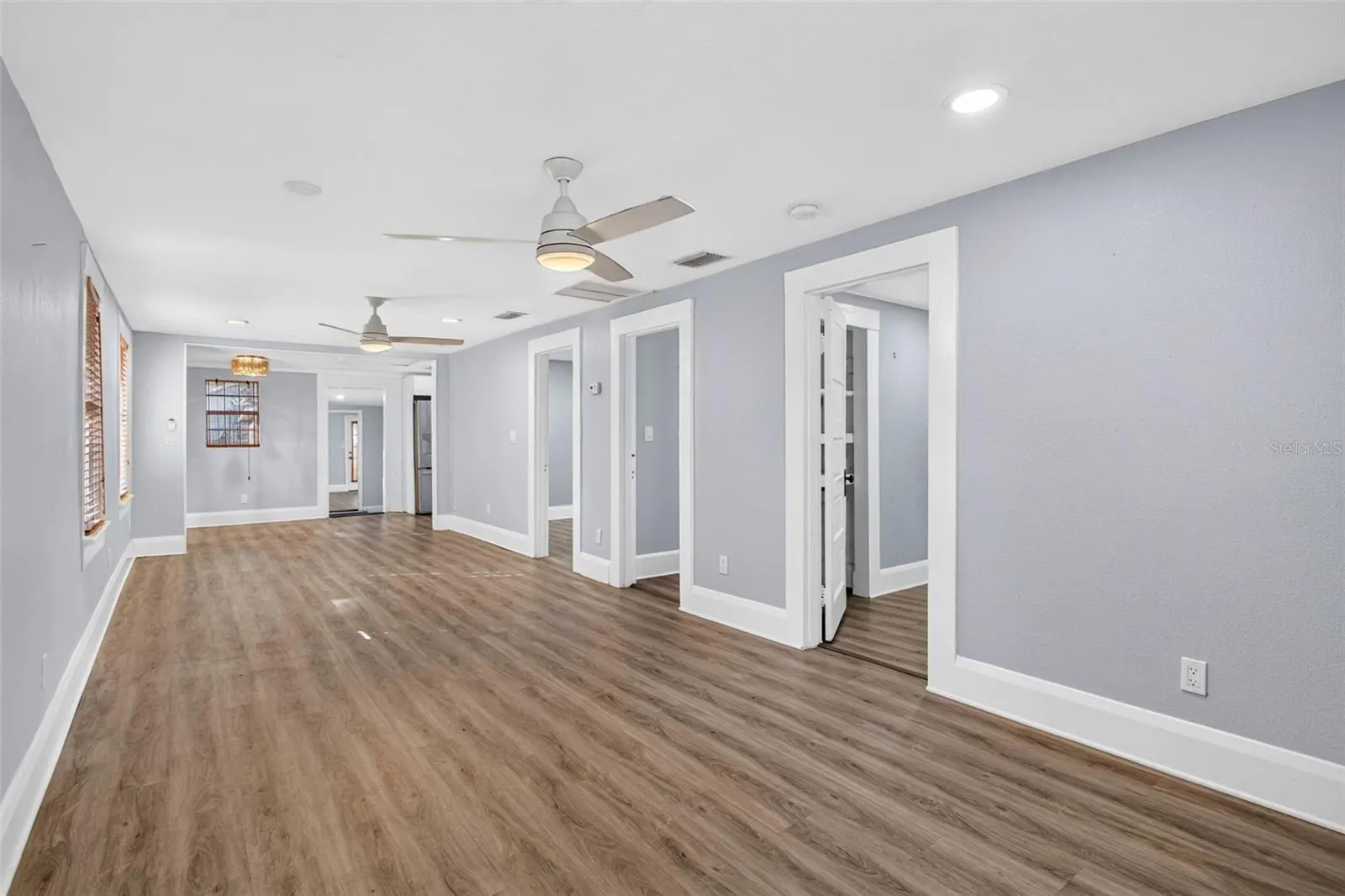224 W JEAN ST