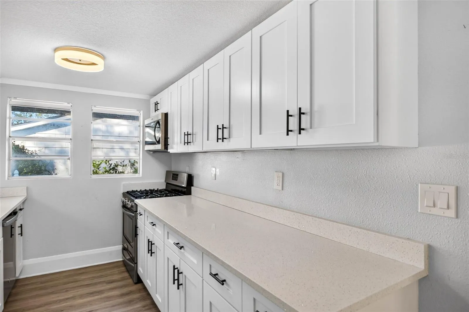 224 W JEAN ST