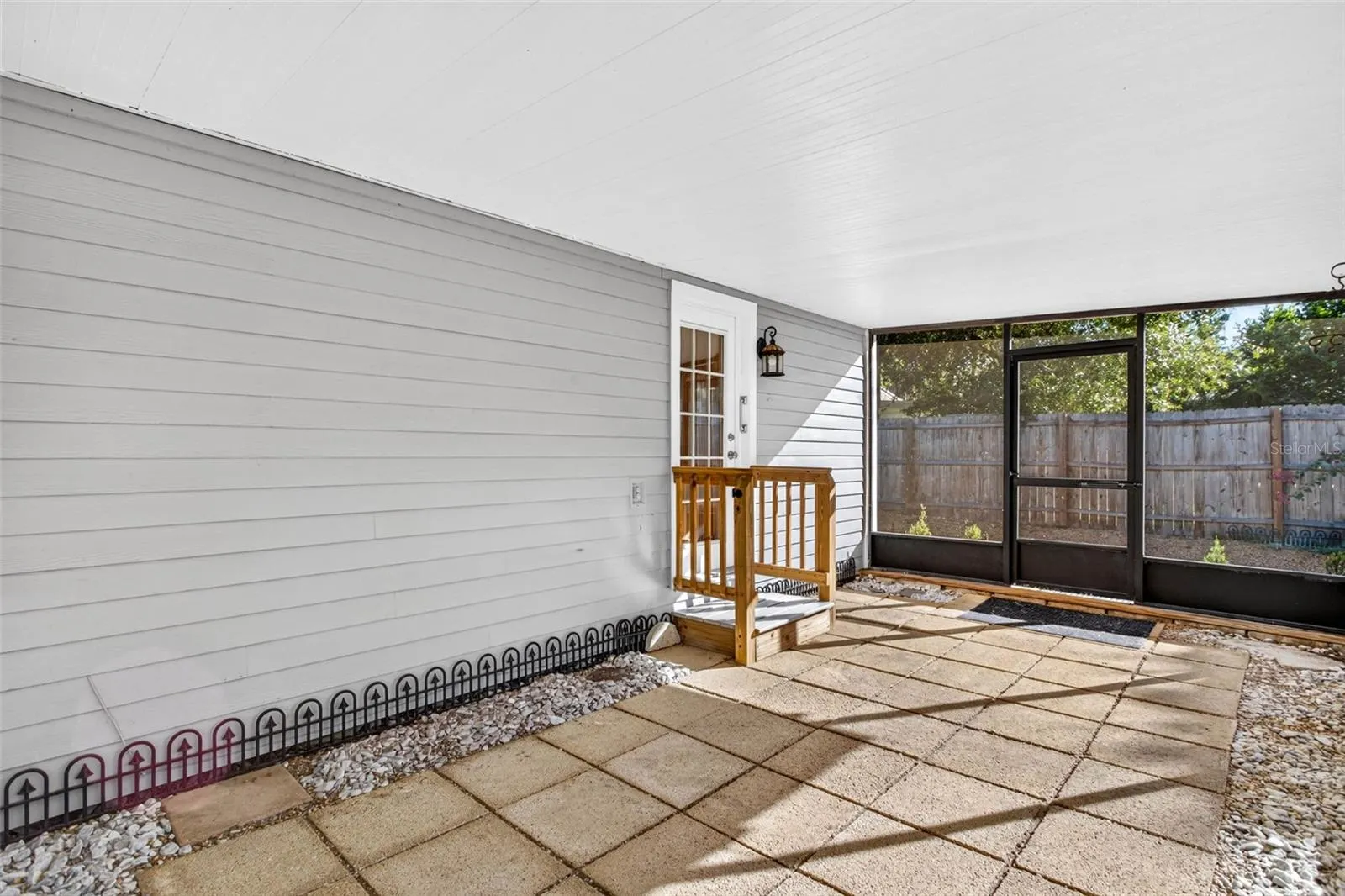 224 W JEAN ST