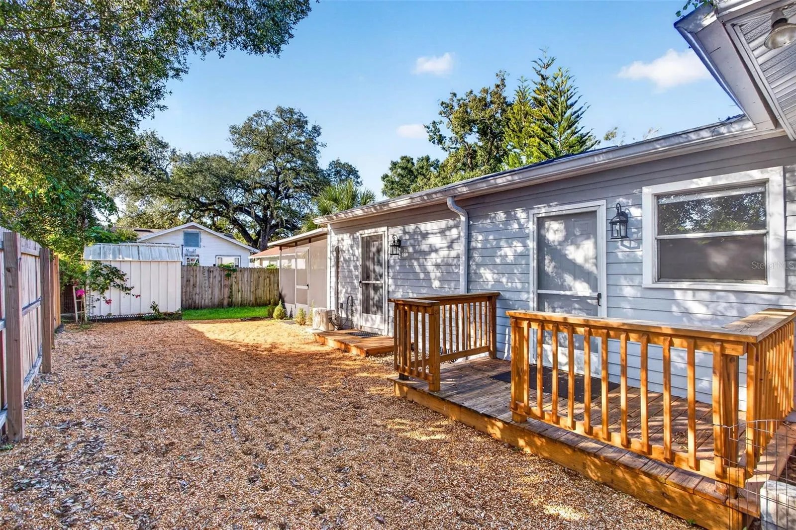 224 W JEAN ST