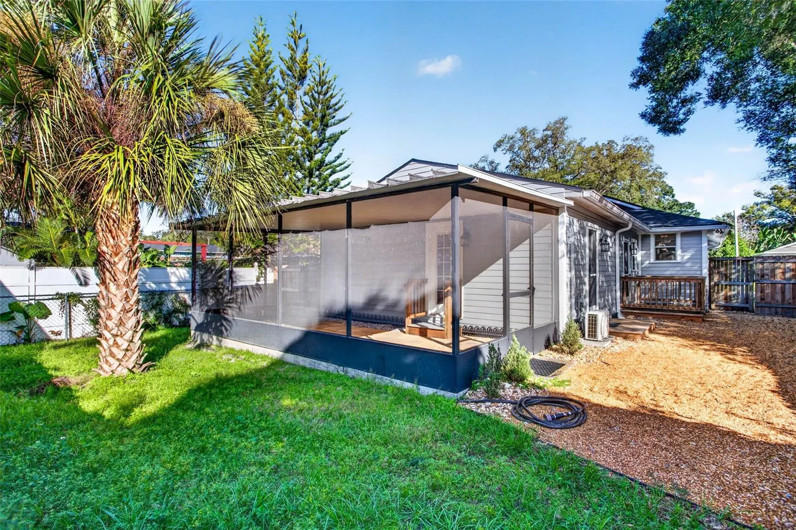 224 W JEAN ST