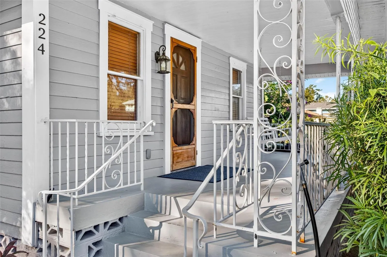 224 W JEAN ST