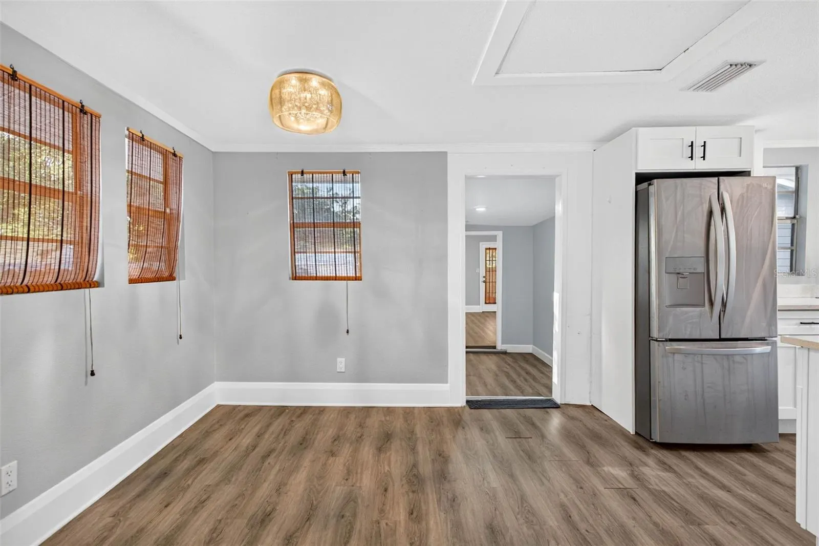 224 W JEAN ST