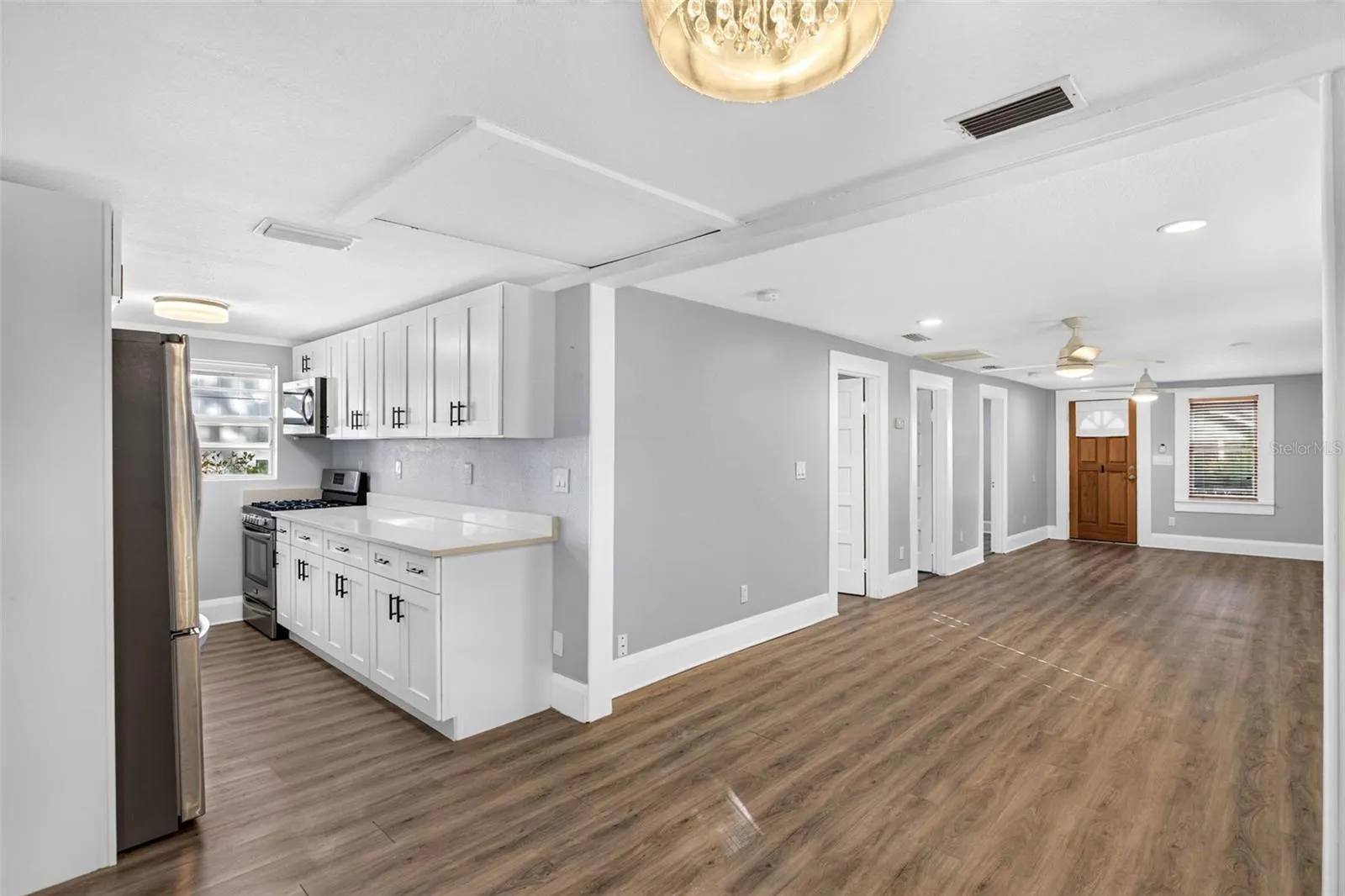 224 W JEAN ST