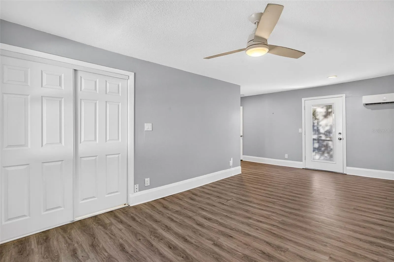 224 W JEAN ST