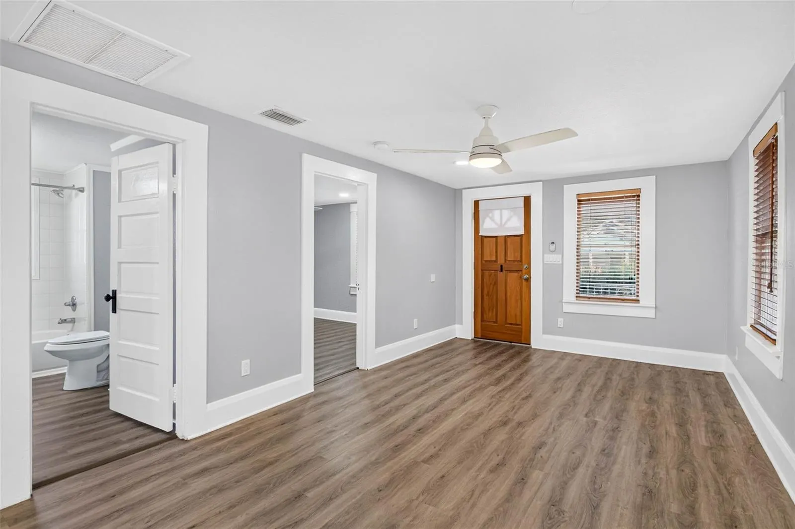 224 W JEAN ST