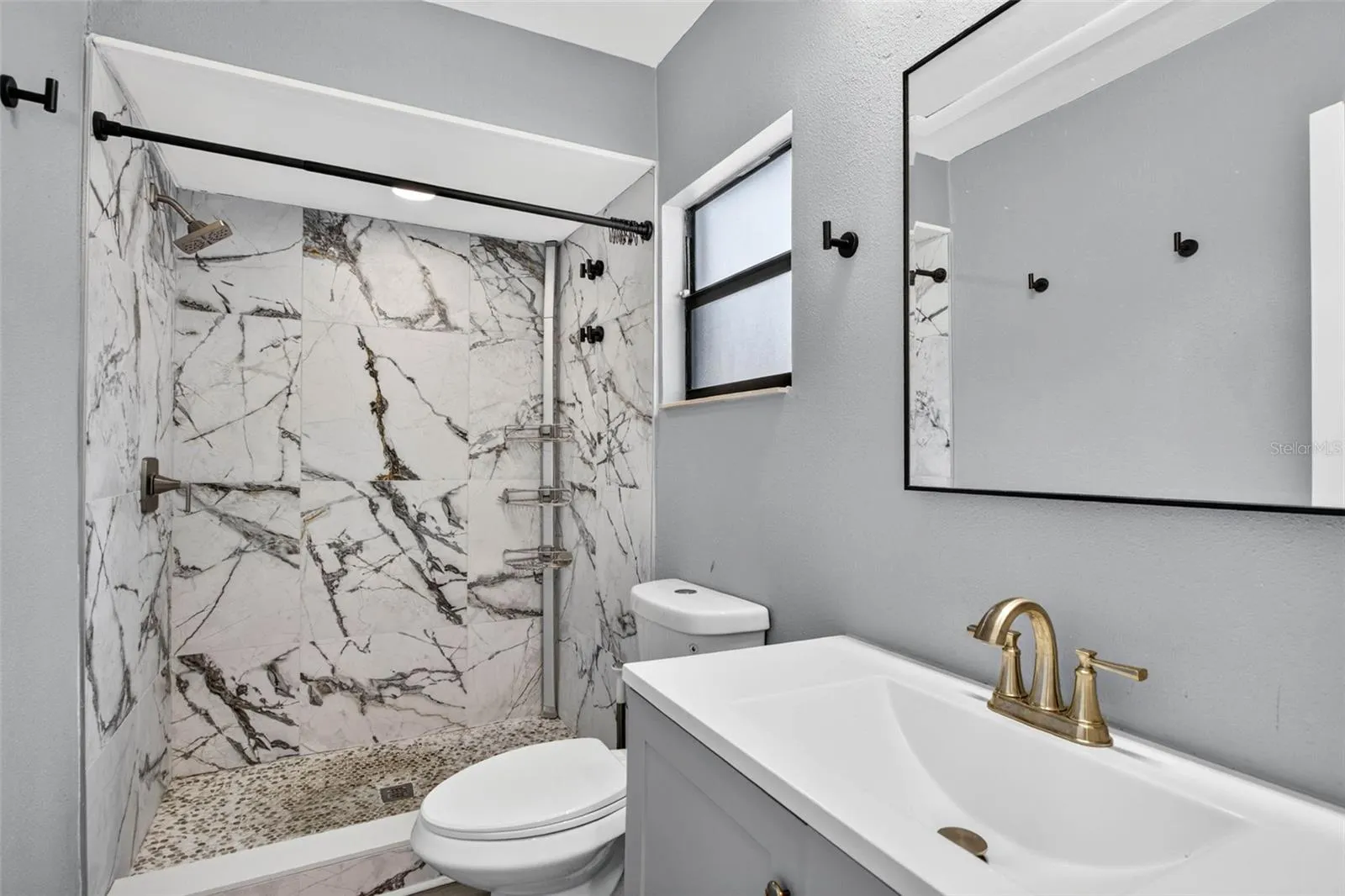224 W JEAN ST