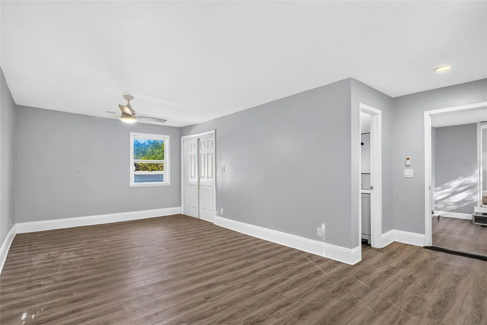 224 W JEAN ST