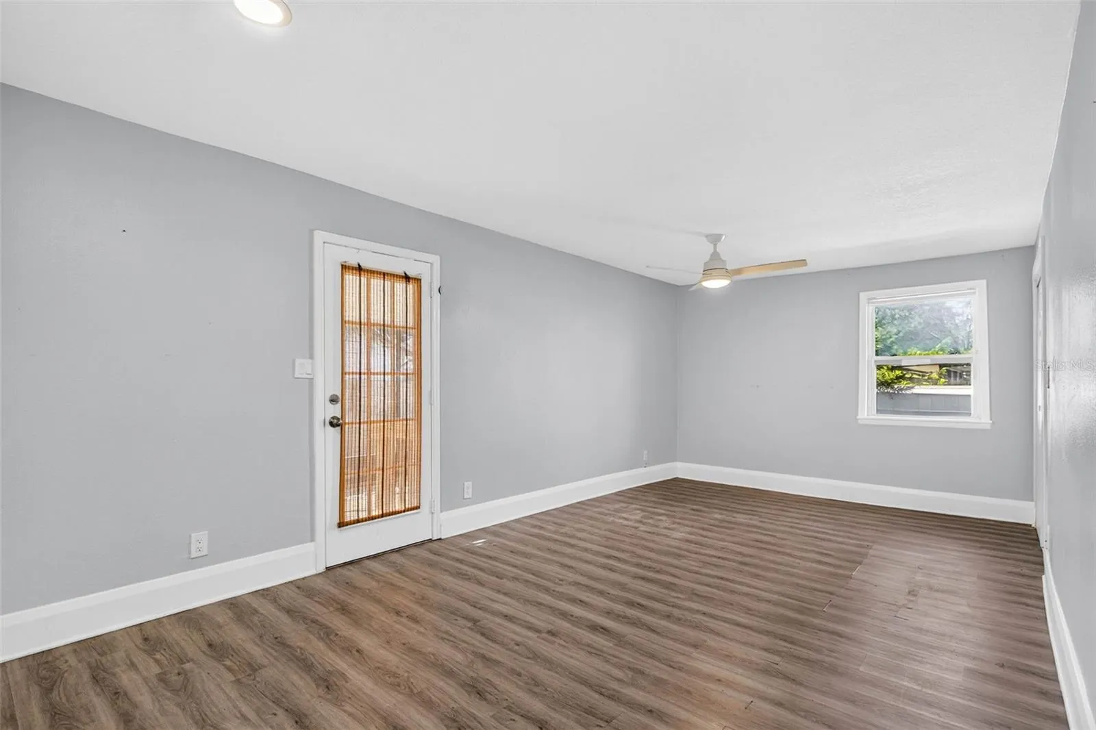 224 W JEAN ST