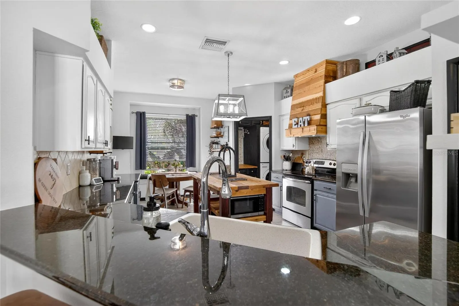 417 STONE BRIAR DR