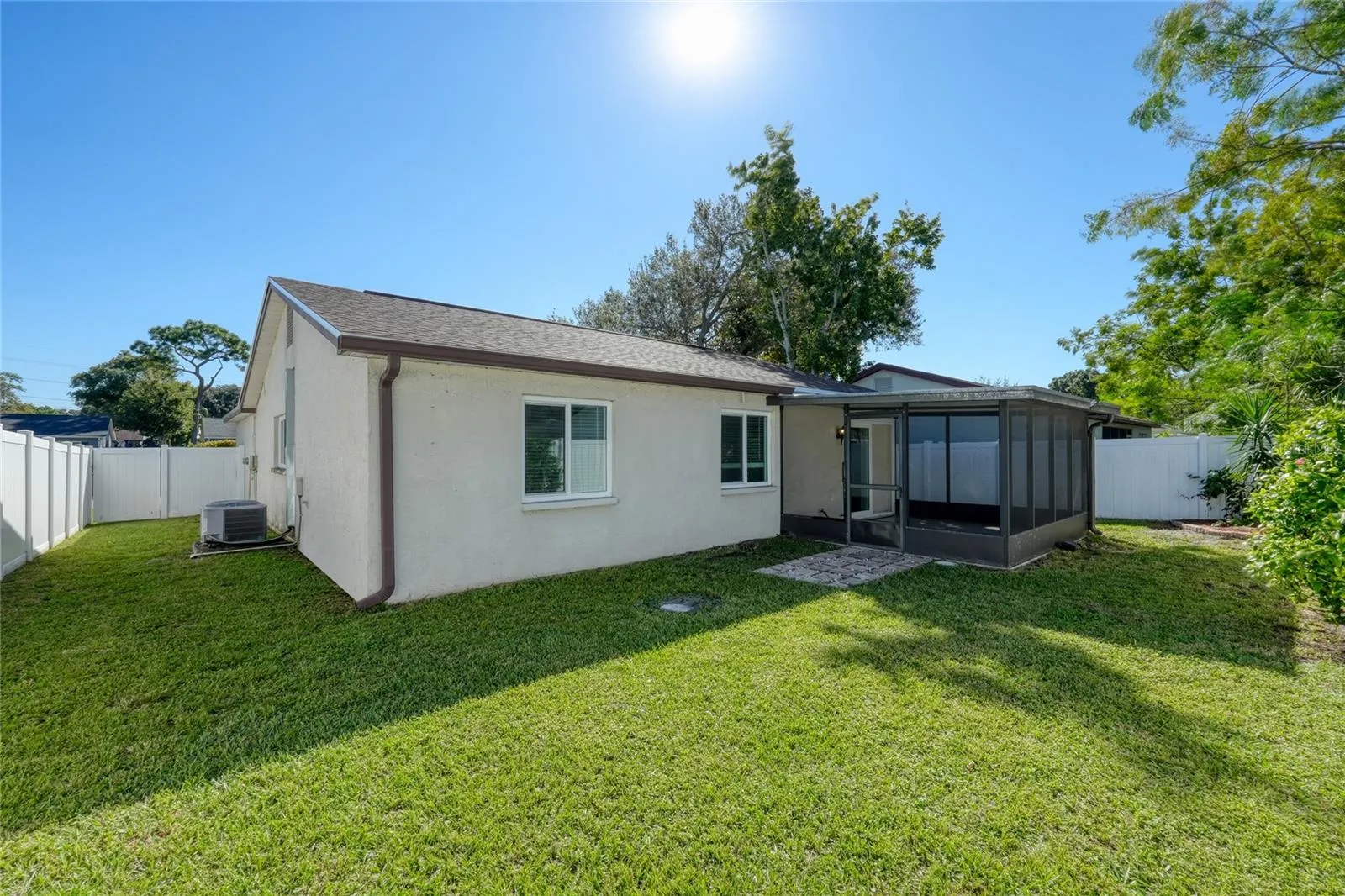 3266 PINE HAVEN DR