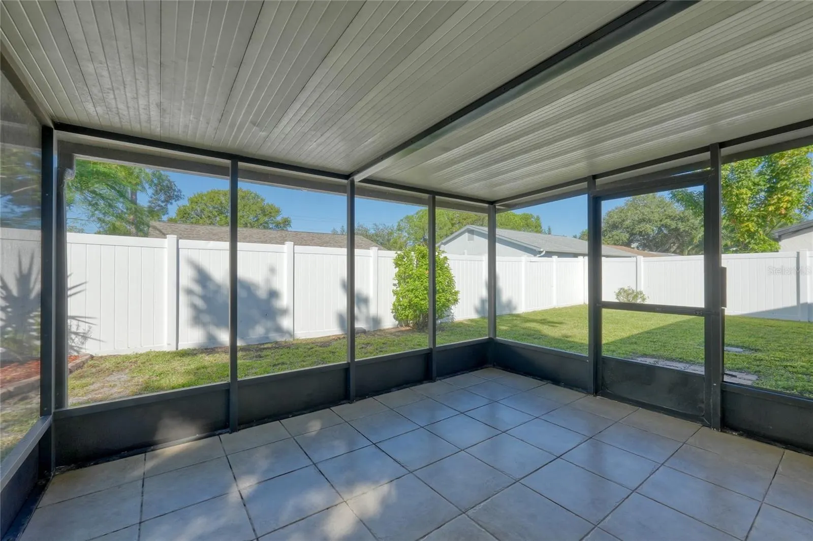 3266 PINE HAVEN DR