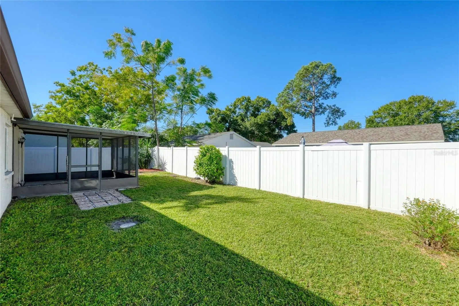3266 PINE HAVEN DR