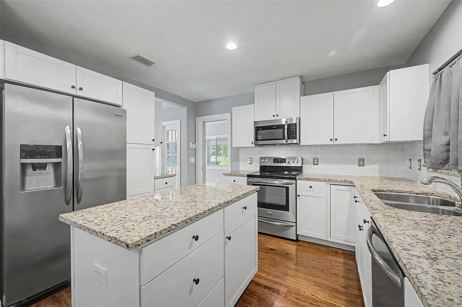 3128 JOHNS PKWY