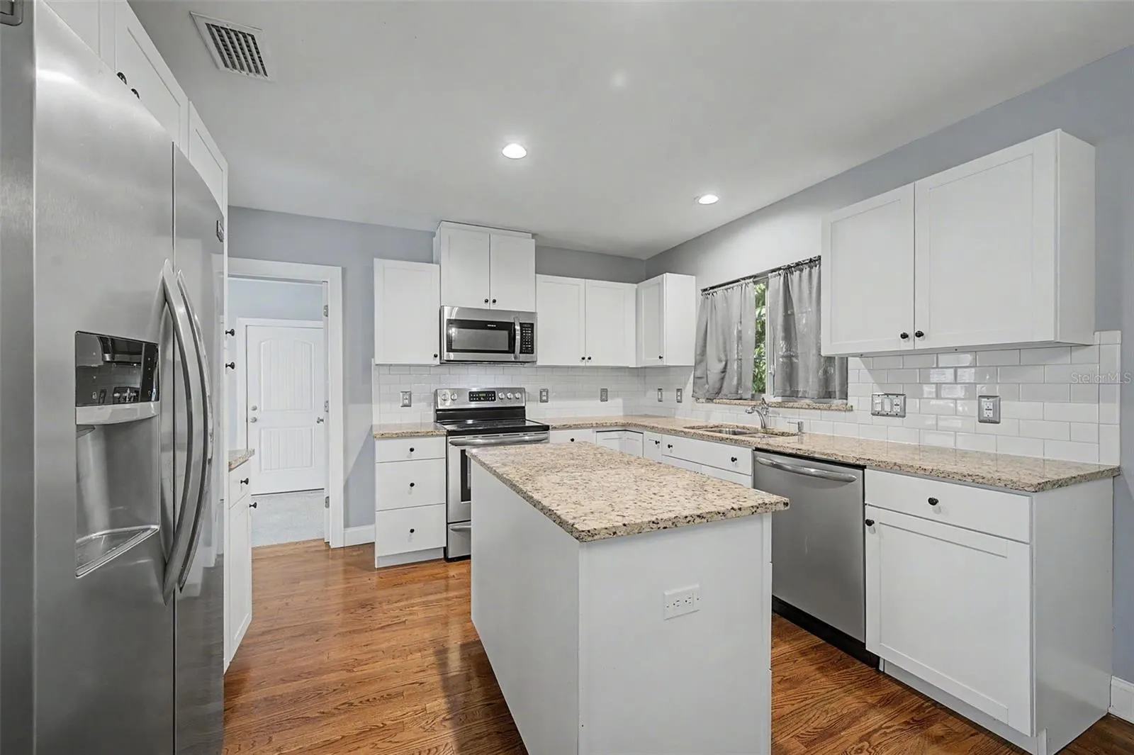 3128 JOHNS PKWY