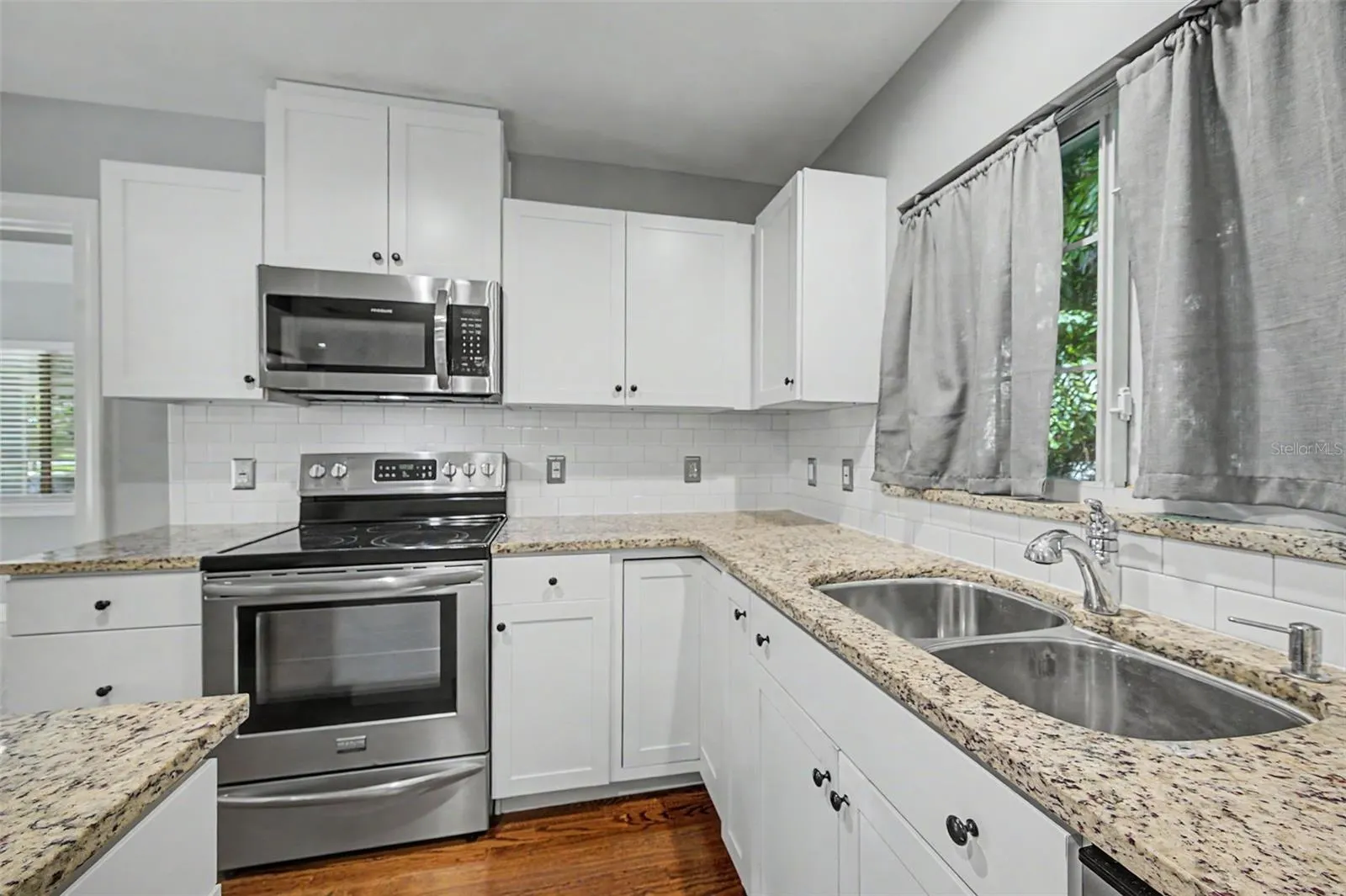 3128 JOHNS PKWY