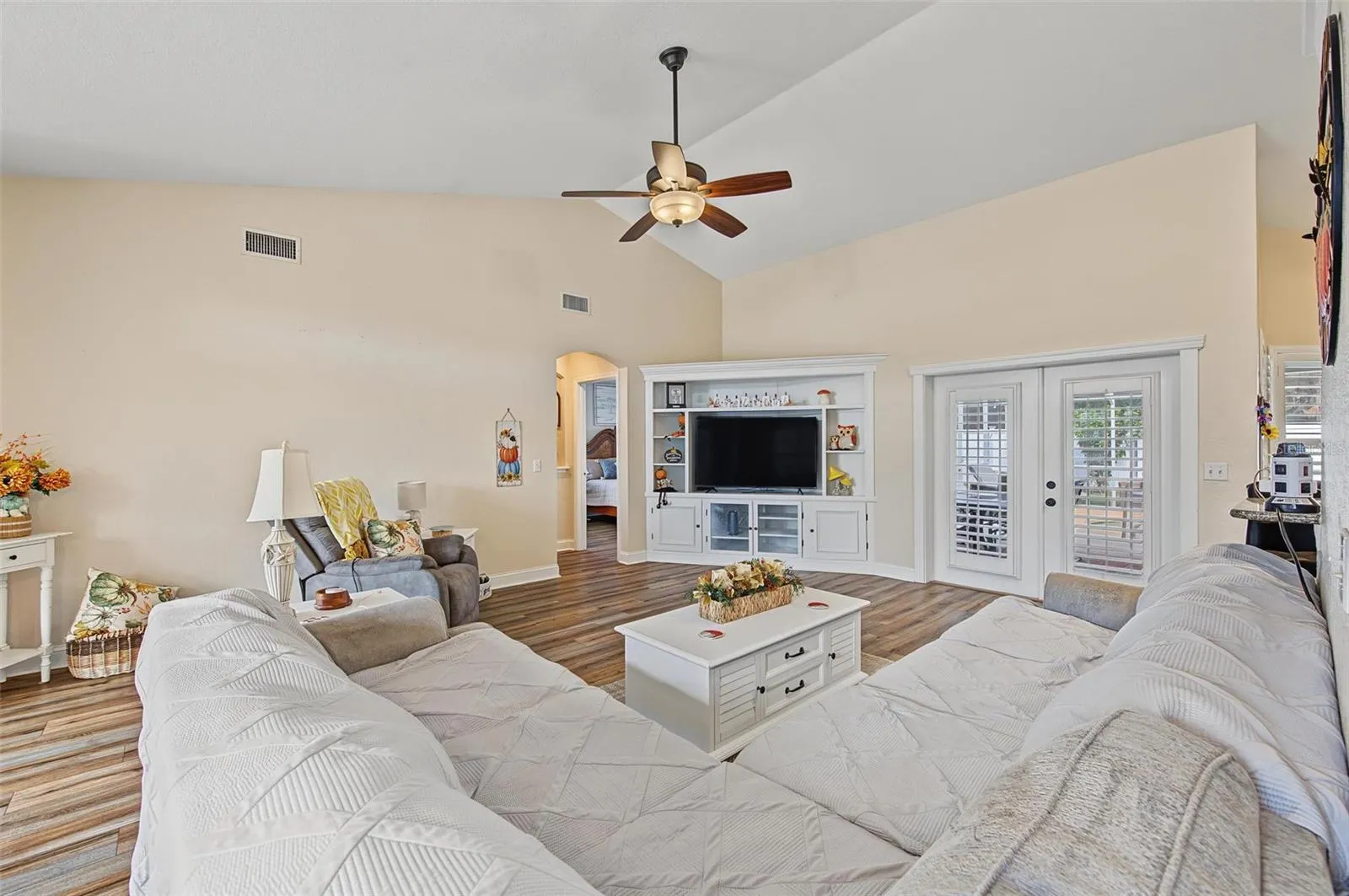 5294 HIDDEN OAKS DR