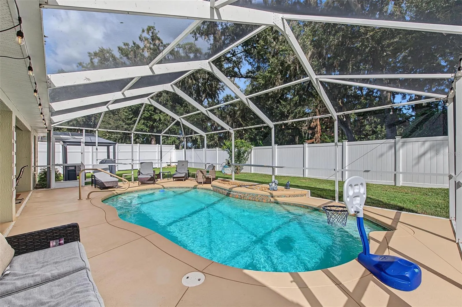 5294 HIDDEN OAKS DR