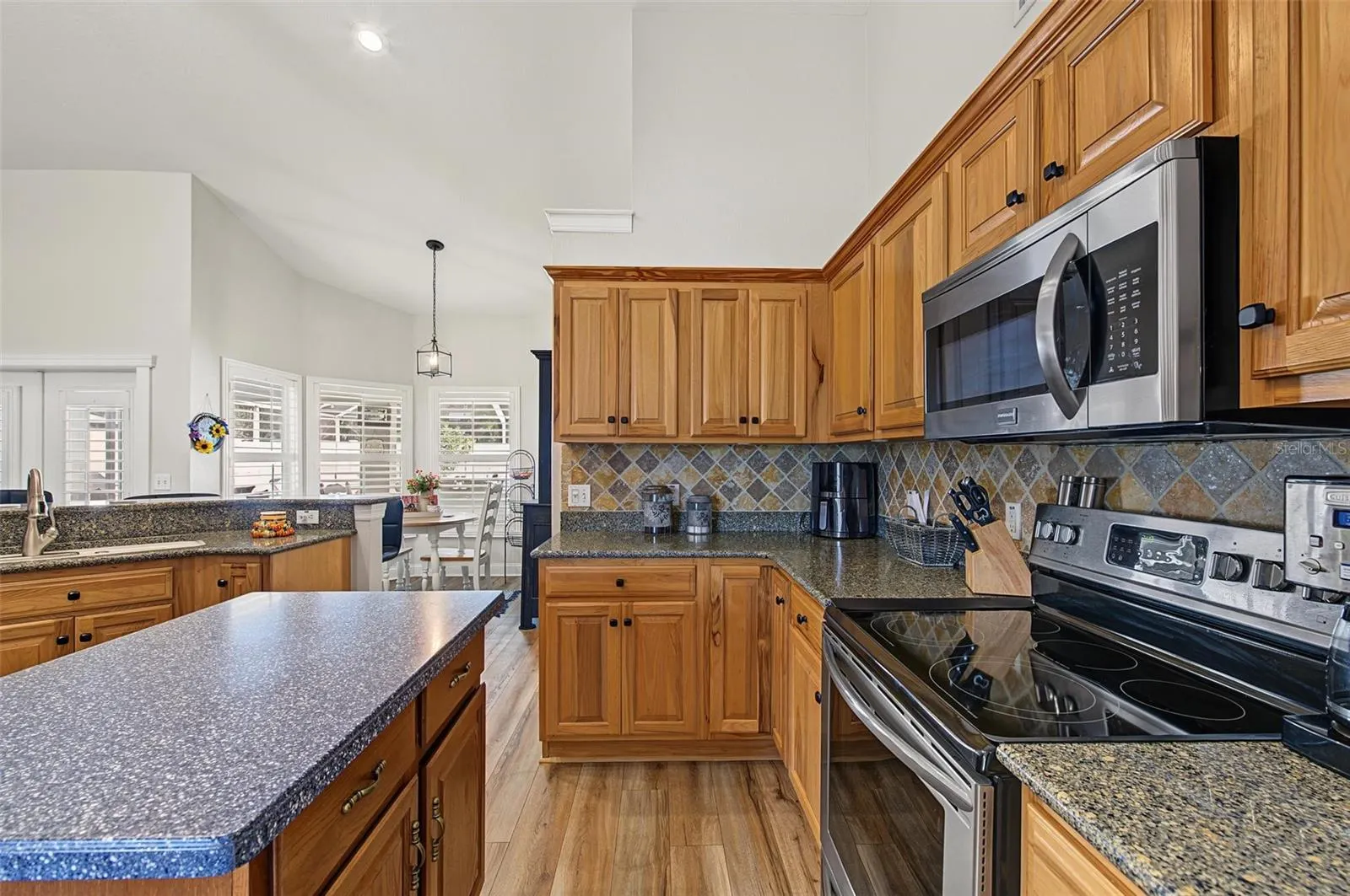 5294 HIDDEN OAKS DR