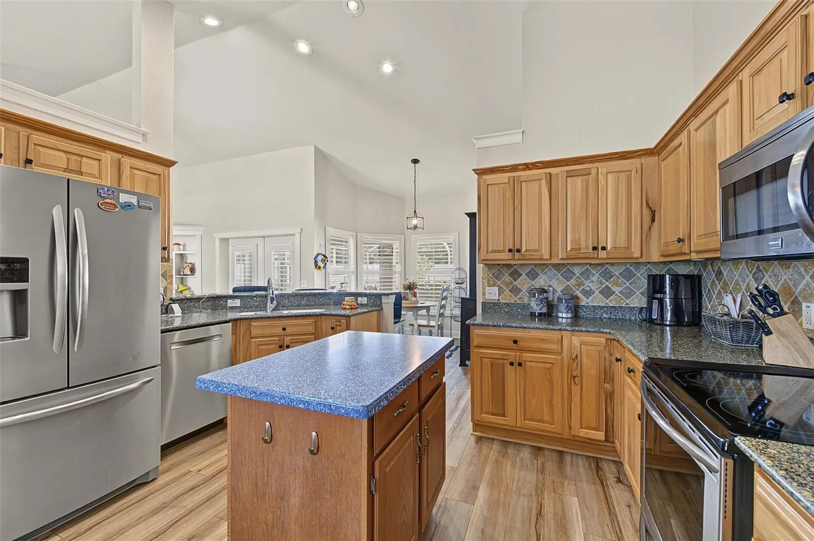 5294 HIDDEN OAKS DR