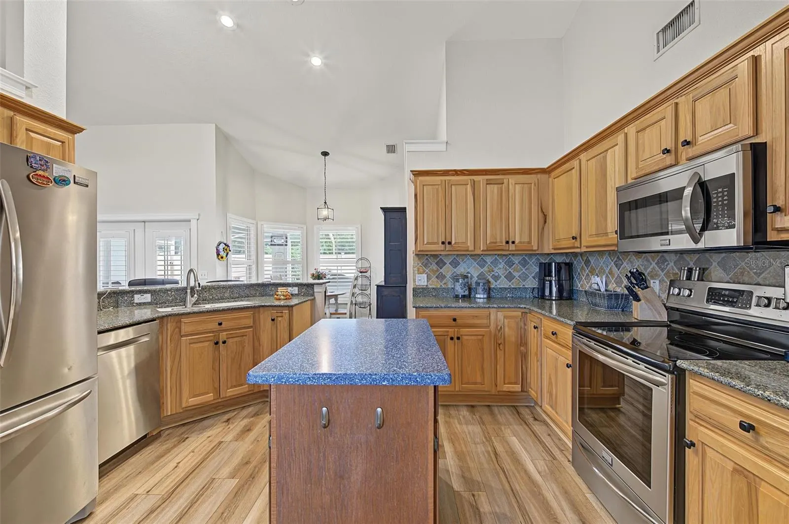 5294 HIDDEN OAKS DR