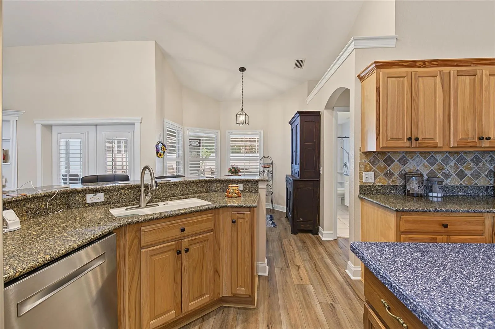 5294 HIDDEN OAKS DR