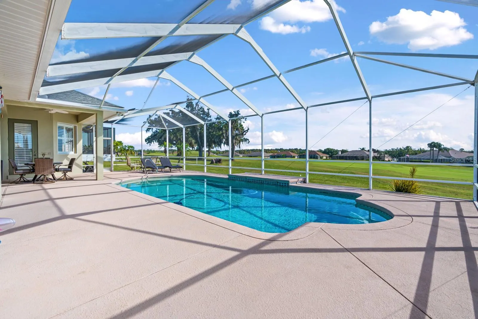 2751 HUNTINGTON HILLS DR