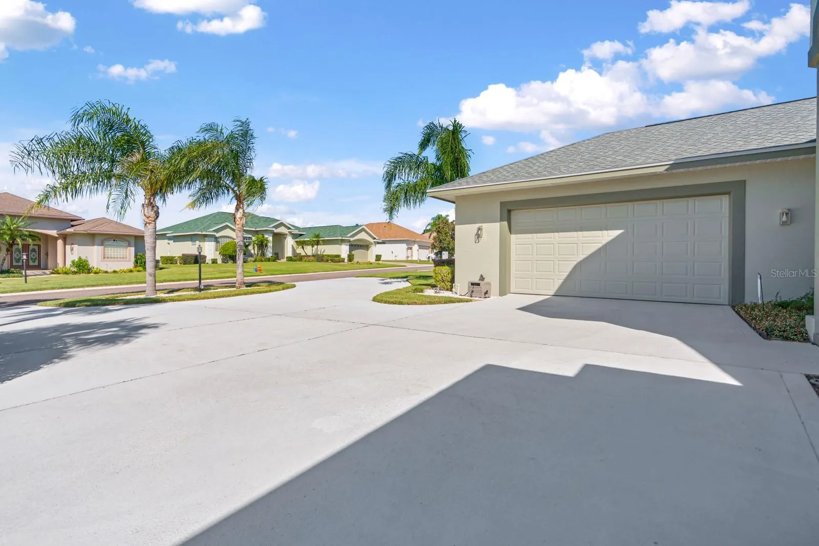 2751 HUNTINGTON HILLS DR