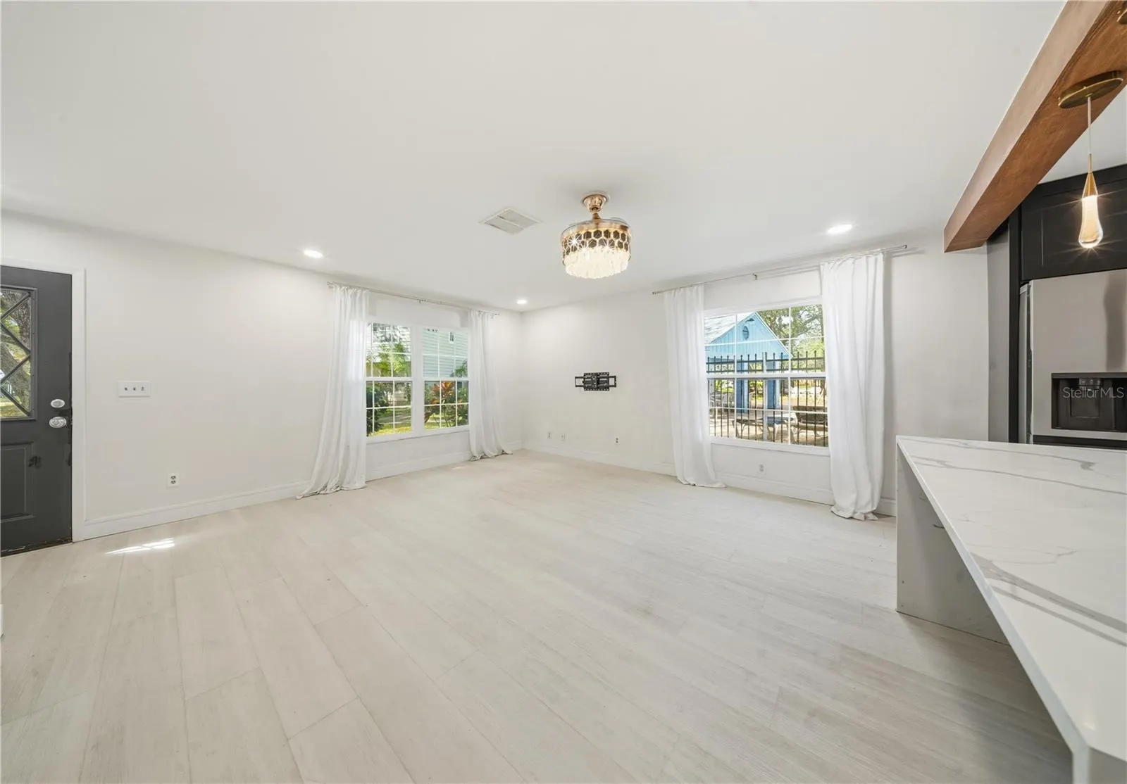 935 HAMILTON CT