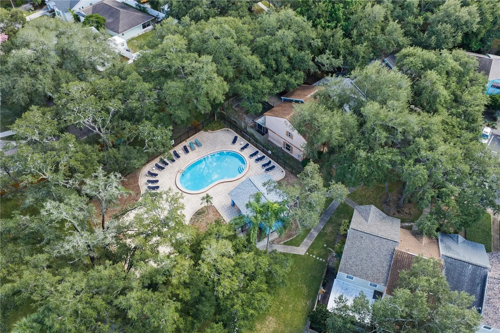 935 HAMILTON CT
