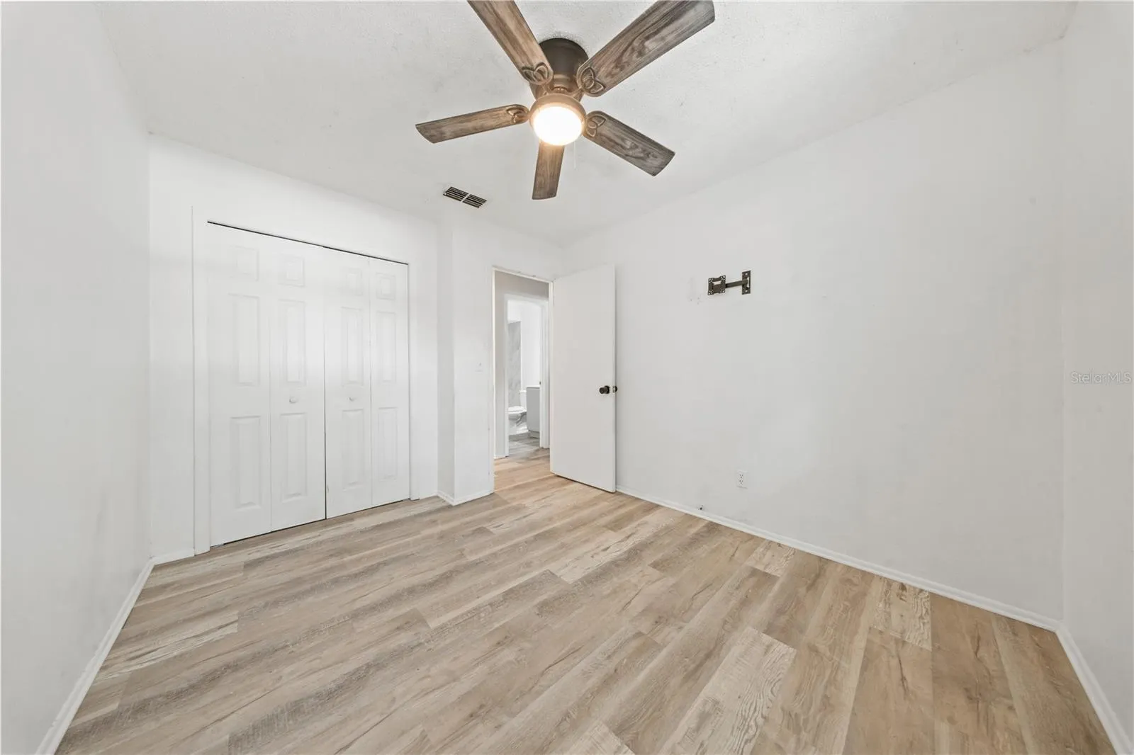 935 HAMILTON CT