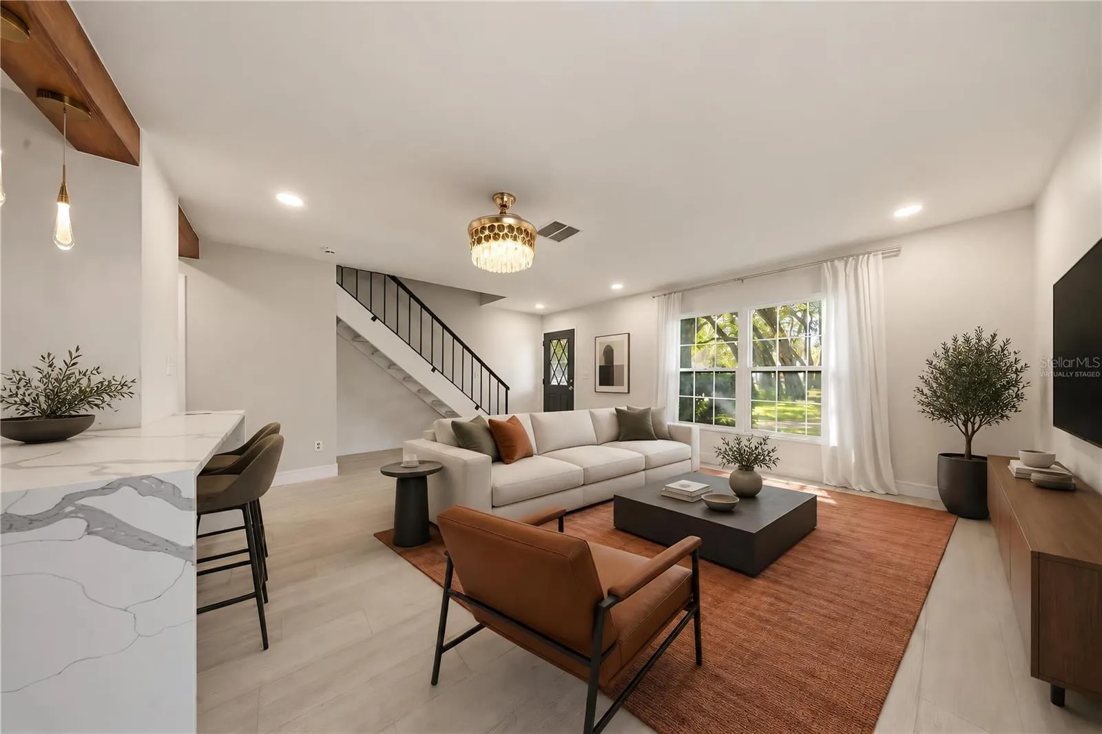 935 HAMILTON CT
