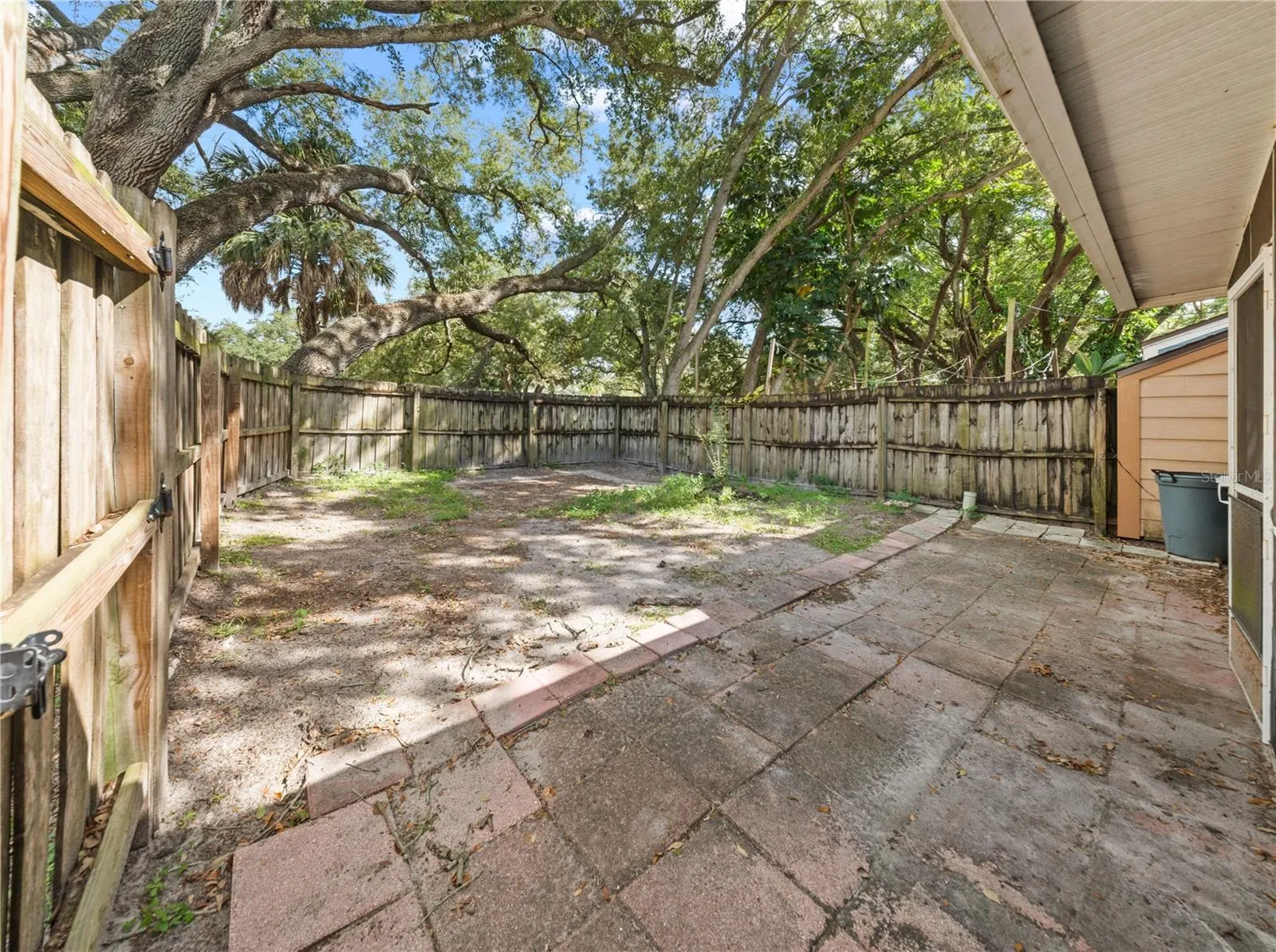 935 HAMILTON CT
