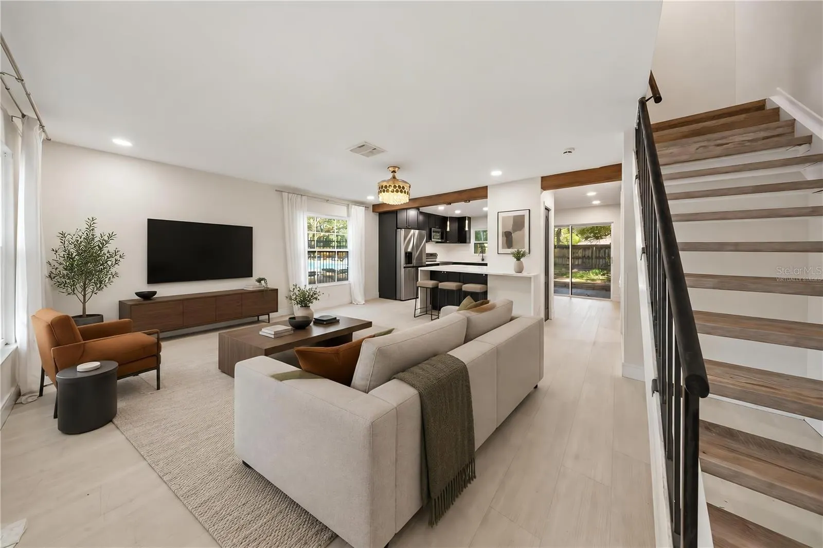 935 HAMILTON CT