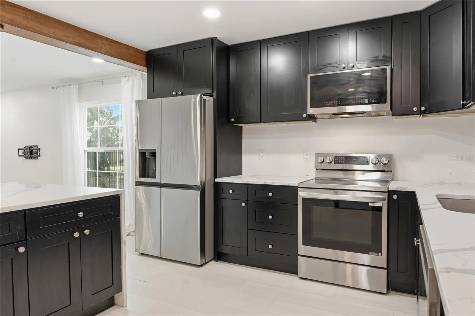 935 HAMILTON CT