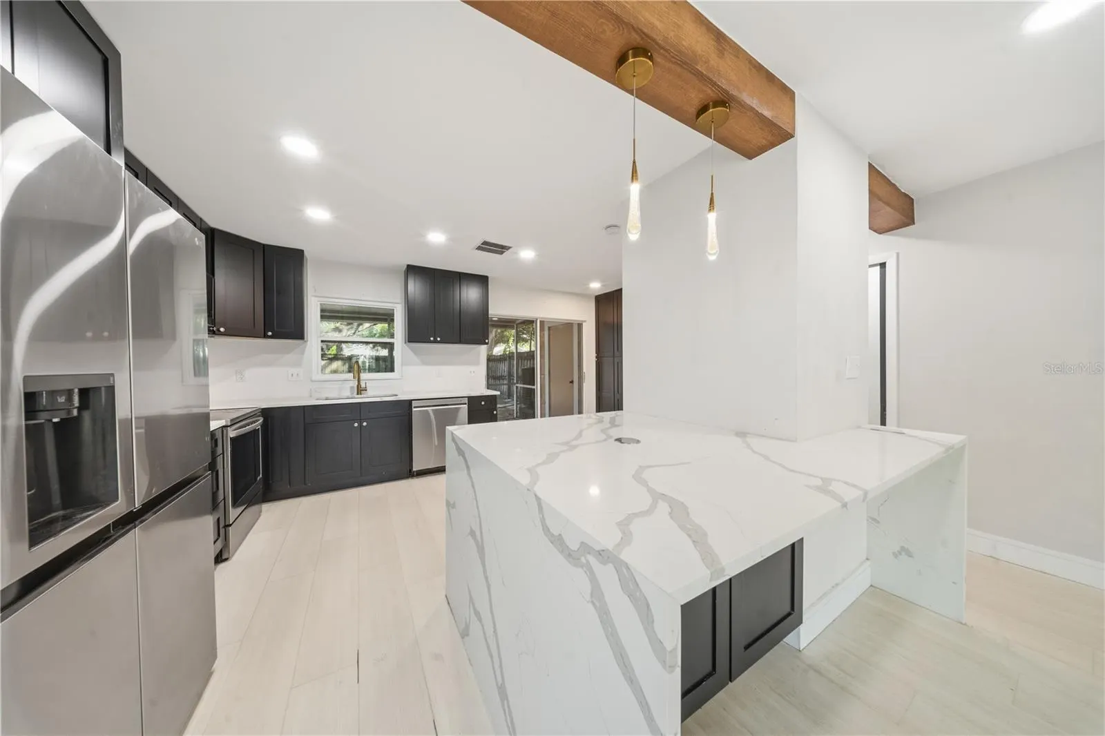935 HAMILTON CT